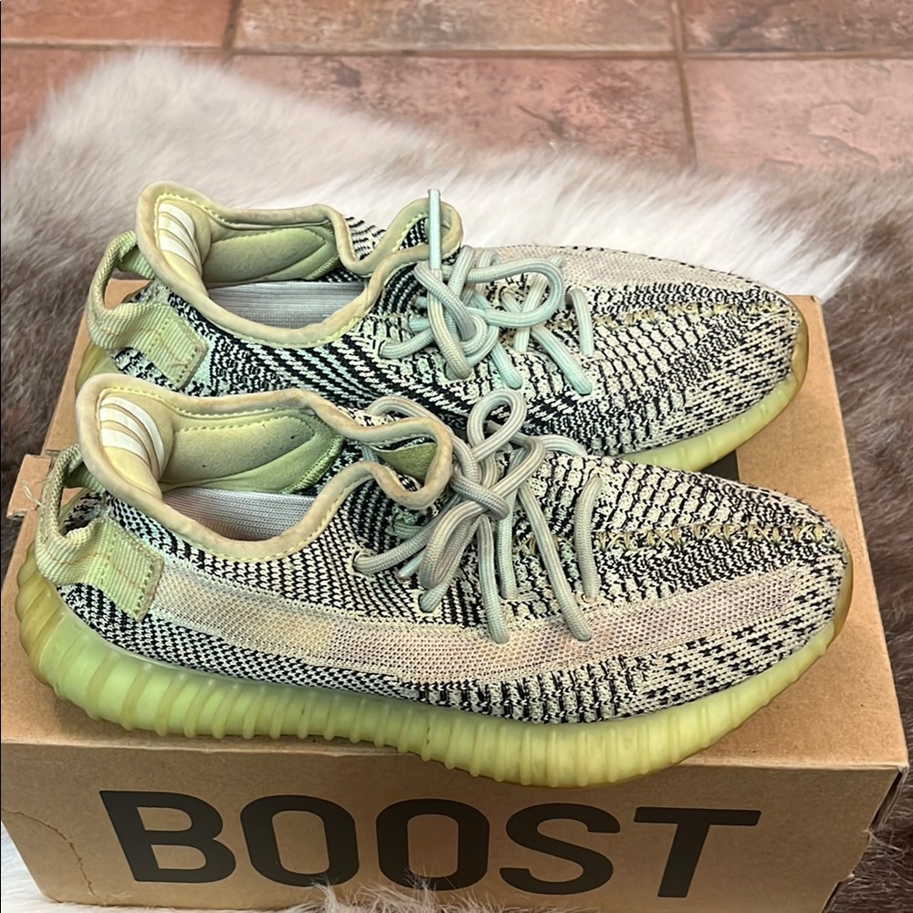 Adidas Yeezy Boost 350 V2 Sneakers - Gray/Yellow - Picture 4 of 7
